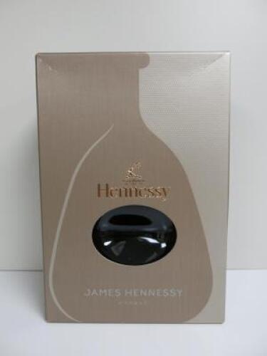 James Hennessy Cognac, 100cl. Comes in Gift Box.