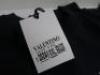 2 x Men's Assorted XXL Tee-shirts Labelled: Prada & Valentino . - 3