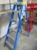 5 Tread Diamond Fibreglass Step Ladder. - 2