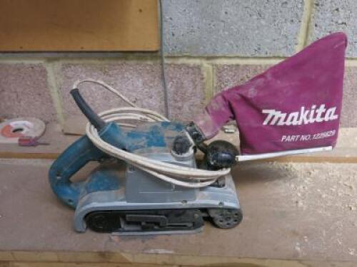 Makita 9403 Sander, 1200w.