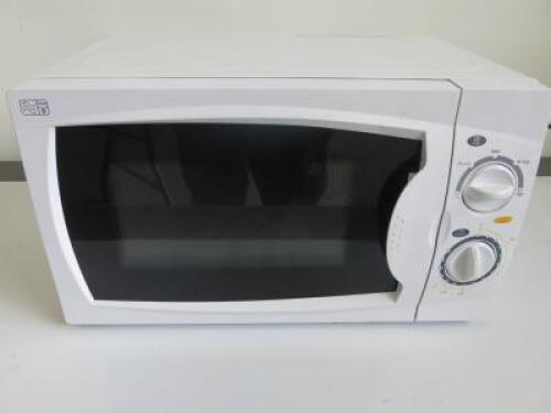 Curry's Essentials 700w Microwave, Model C17MW14.