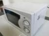 Curry's Essentials 700w Microwave, Model C17MW14. - 5