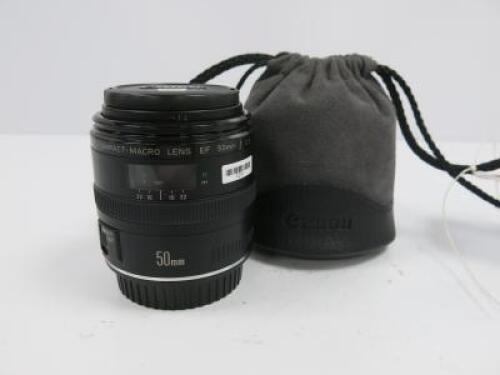 Canon Compact Macro Lens EF 50mm f.2.5 Lens with Soft Carry Bag.