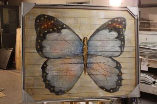 1 x Box of 5 - 40 x 50" Butterfly Image, Oil on Wooden Panel Artworks (IA1511-1)