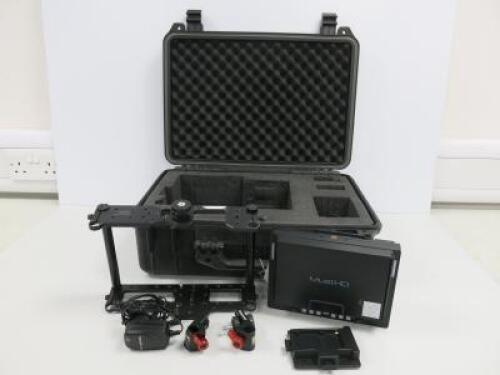 MustHD 7" Field Monitor For Professional Videographers. Comes with Monitor, Power Supply, Kamera DSLR Cage. Comes with Black Plastic Flight Case.