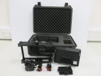 MustHD 7" Field Monitor For Professional Videographers. Comes with Monitor, Power Supply, Kamera DSLR Cage. Comes with Black Plastic Flight Case.