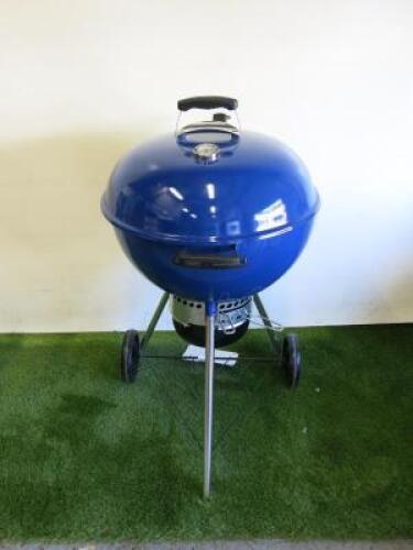 Weber Mastertouch Kettle Charcoal BBQ in Blue with Cover (Ex-Display). Size Dia 58cm.