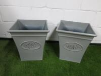 2 x Fargro Ltd Grey Gloss Plastic Plant Pots, Large. Size 40 x 40 x 40cm.