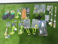 16 x Kew Garden Collection Gardening Tools to Include: 4 x Topiary Shears, 6 x Assorted Secateurs, Fork, Garden Set, 2 x 21" Bow Saw Blades & 2 x Gloves.