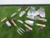 9 x Kent & Stowe Garden Tools to Include: 3 x Trails, Scoop, Fork, 2 x Bulb Planters & 2 x Gloves.