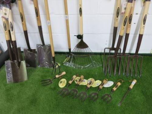 19 x Spear & Jackson Elements Carbon & Wooden Handle Garden Tools to Include: Leaf Rake, 5 x Spades, Fork, 2 x Cultivators, 6 x Hand Forks & Dandelion Weeder.