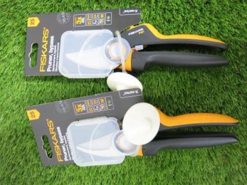 2 x Fiskars P921 Bypass Pruner Secateurs.