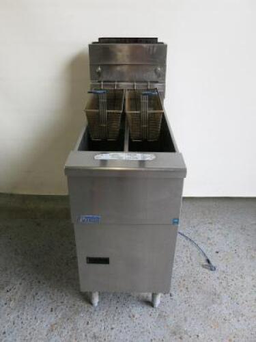 Pitco Gas Twin Tank Twin Basket Deep Fat Fryer, Model SG14T.