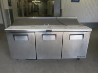 True TSSU-72-18 3 Door S/S Saladette Counter. Size H92 x W185 x D77cm.