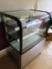 Polar Curved Glass Refrigerated Display, Model CG841. Size H121 x W90 x D68cm. - 3