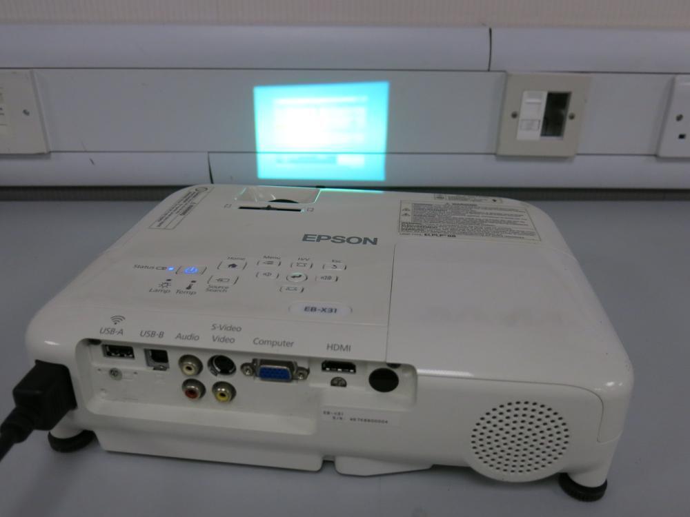 Epson EB-X31 Projector with Remote.