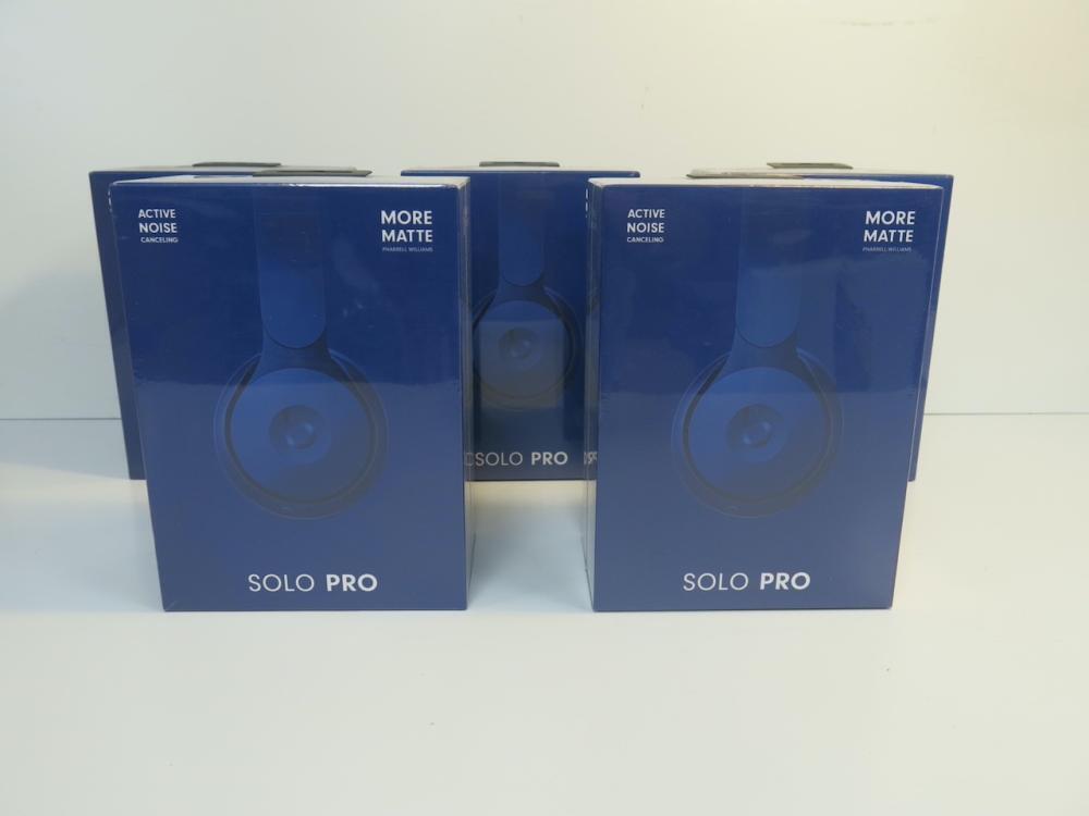 5 x Beats Solo Pro Pharrell Williams More Matte Noise Canceling On
