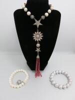 3 x Items of Pearl Jewellery to include: 1 x Necklace & 2 x Bracelets.