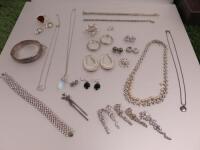 Assorted Items of Silver & Design Jewellery to include: Swarovski Ring, Necklace & Ear Rings, 5 x Bracelets, 3 x Necklaces, 3 x Pendants, 8 x Pairs of Ear Rings & 1 x Ring.