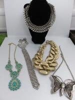 5 x Items of Costume Jewellery Necklace Statement Pieces.