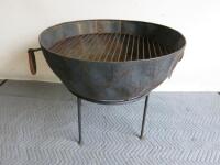 Round Metal Open Fire Pit on Stand. Size H65 x Dia74cm.