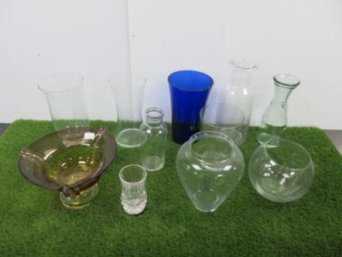 11 x Assorted Sized Glass Vases.