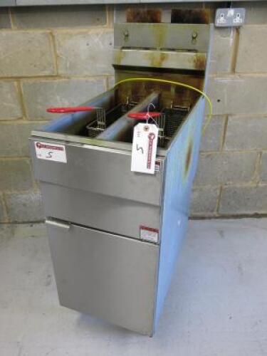 Rotaquip Gas Twin Tank Deep Fat Fryer, Model RGF-10T, S/N 210406179, Year 09/2021.