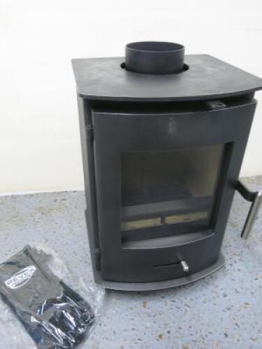 Pevex Newbourne Wood Burning Stove (Model Believed to be 35 FS). Comes with Pevex Gloves. New/Ex-Display.