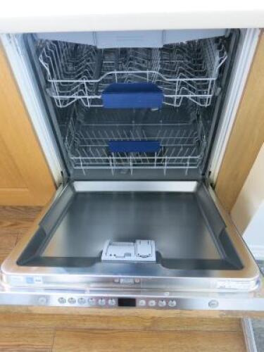 Siemens Integrated Dishwasher, Size H81 x W60 x D55cm. Used & Requires Unplumbing.