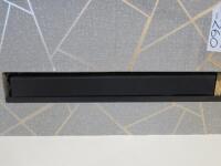 Samsung Sound Bar, Model HW-T400. Comes with Remote Control.