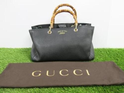 Gucci Bamboo Shopper Black Leather Handbag. S/N CO17907061. Comes with Dust Cover.