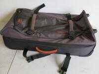 Timberland Holdall/Suitcase. Size 75 x 49 x 20cm.