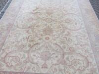 Super Taj Crystal Point Locked In Weave 100% Wool Rug, Size 203 x 308cm.