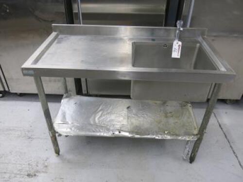 Vogue Stainless Steel Single Bowl Sink with Shelf Under, Size H95 x W120 x D60cm.