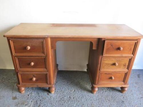 Pine Knee Hole Desk with 6 Draws. Size H78 x W136 x D50cm.