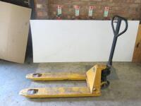 TUV 2500KG Pallet Truck.