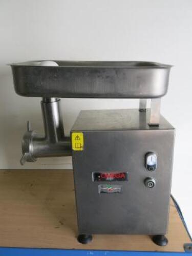 Minerva Omega Stainless Steel Counter Meat Mincer, Model A/E22, S/N 18E4002.