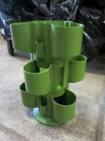 Ken Muir The New Towerpot Plastic Moulds: Being offered with all rights to manufacture. Registered Design 991568 Strawberry Growing Pots. Complete sets comprising 4 Modules, Base, Plinth & Capillary Wicks 