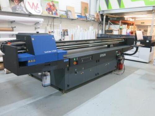 Epson SureColour V7000 YOM 2021. Large Format UV Flat Bed Printer, S/N X7ZY000135. Meter 14580k m2.