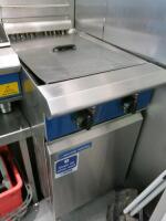 Blue Seal Twin Basket Deep Fat Fryer, Model E44, S/N 1867785, 3 Phase, Size H90 x W45 x D80cm.NOTE: requires baskets.