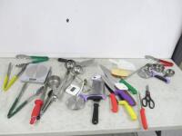 Quantity of Kitchen Utensils to Include: Knives, Sharpener, Tongs etc As Viewed/Pictured.