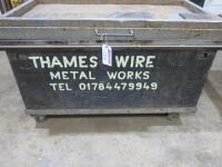 Heavy Duty Metal Tool Chest on Castors, Size H80 x W128 x D69cm.
