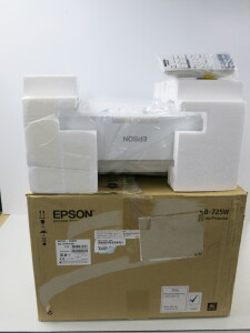 Epson EB-725W Projector Ultra Short Throw. Comes in Box with Remote & Discs & Manual.