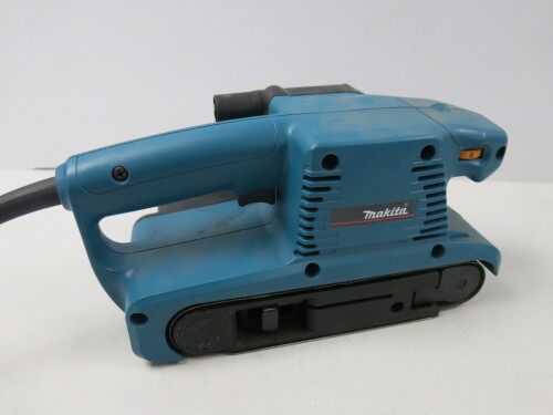 Makita 911 Sander, 76 x 457mm, 240v.