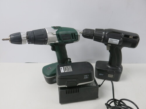 Wickes 18v Cordless Drill with 2 x Batteries Charger with Other Cordless 12v Drill