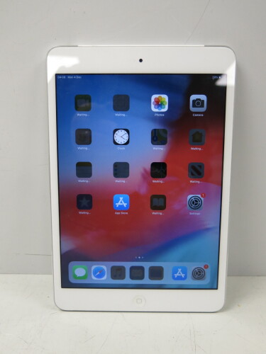 Apple iPad Mini 2, Model A1490, 16GB.