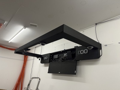 Bespoke Wall Mounted Photographic Staging Area with Calibration Motorised Turntable For Photographing 3D images. Comes with 1 x Intel NUC PC, Model NUC8HV, 4 x Cameras, 1 x Tracking Controller & Pair of Logitech Speakers.