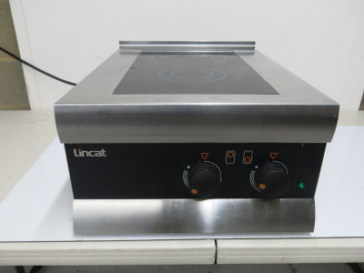 Lincat Silverlink 600 Electric Counter Top, 2 Zones Induction Hob, Model SL121, 3KW.