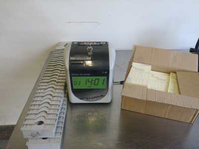 Time Precision Automatic Time Recorder, Model TP-100DiS. Comes with Clocking In Cards & 2 x Pigeon Holes.