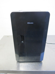 Emtronics 16LT Thermoelectric Cooler & Warmer, Model EMMF16BLK.